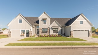 48 Gallery Pointe Dr, Saline, MI 48176