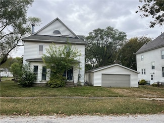 321 S Prairie St, Blue Mound, IL 62513