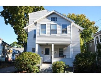 33 Cambria Rd Unit 35, Waltham, MA 02453