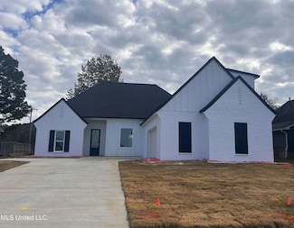 212 Sweetbriar Cir, Canton, MS 39046