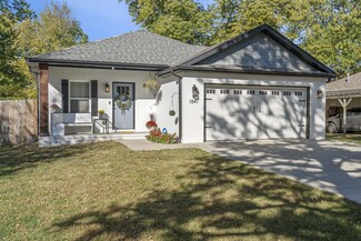 1841 N Old Orchard Ave, Springfield, MO 65803