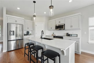 1024 Branchwood Ln, Raymore, MO 64083