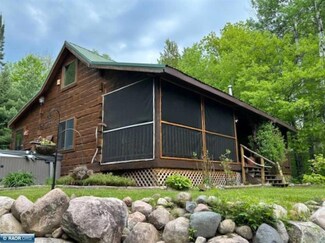 12842 Wichingen Rd, Hibbing, MN 55746