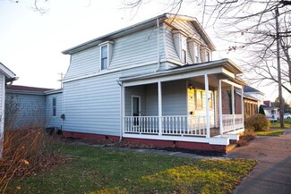 106 E 4th St, Waverly, OH 45690