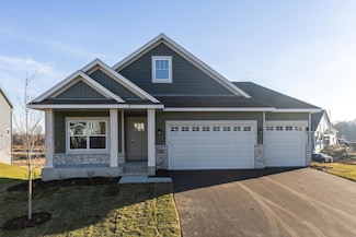 7330 22nd Ave S, Shakopee, MN 55379