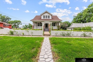 143 N Sycamore St, Wahoo, NE 68066
