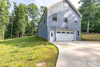 242 Newport Dr, Mount Gilead, NC 27306