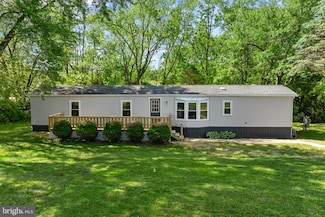 930 Lakeview Dr, Green Lane, PA 18054