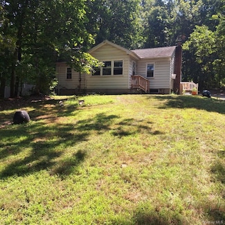 40 Christian Ave, Setauket, NY 11733