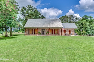 4661 Wildwood Rd, Benton, MS 39039