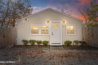 811 Pensacola Rd, Forked River, NJ 08731