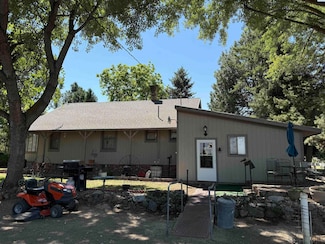 221 Jackson St, Mabton, WA 98935