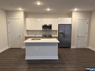 470 Main St Unit 403, Fort Lee, NJ 07024