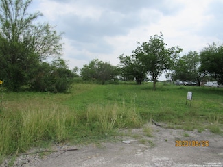 137 Coyol St, San Antonio, TX 78237