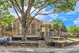 704 Ashbrook Dr, Desoto, TX 75115