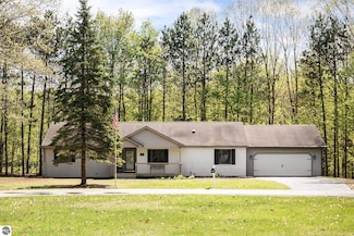 3398 Lamp Post Ln, Traverse City, MI 49685