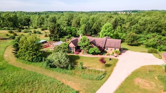 1477 E Hastings Lake Rd, Jonesville, MI 49250