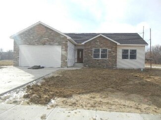 1168 Skylark Dr, Burns Harbor, IN 46304