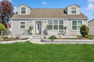 165 Throop St, West Babylon, NY 11704