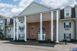 2214 Richmond Rd Unit 2214, West Milford, NJ 07480