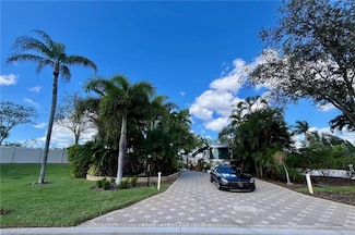 4662 Southern Breeze Dr, Naples, FL 34114