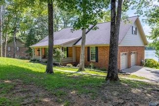 814 E Haven Dr, Gadsden, AL 35905