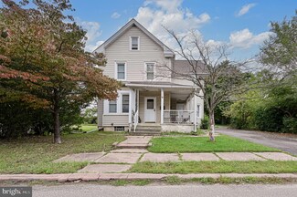 18 Railroad Ave, Williamstown, NJ 08094