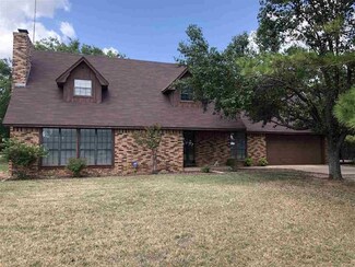 6205 Sandhill Rd, Marlow, OK 73055