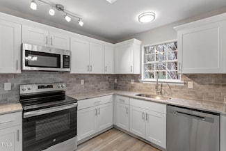 8341 Wynewood Ct, Raleigh, NC 27616