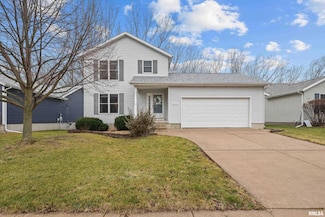 5304 Hillandale Rd, Davenport, IA 52806