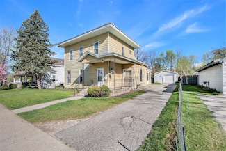511 Avery St, Lowell, MI 49331