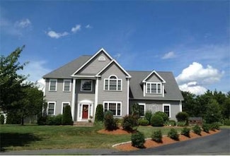 16 Rockridge Rd, Hopedale, MA 01747