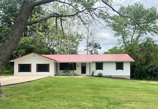 104 N Julie Ave, Mansfield, MO 65704