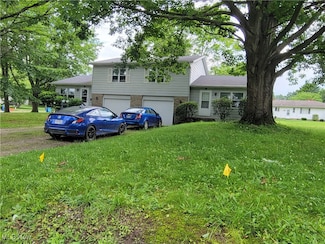 827 Randall Dr, Kent, OH 44240