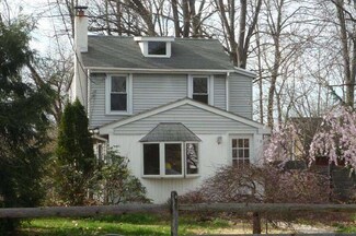 19 2nd Ave, Schwenksville, PA 19473