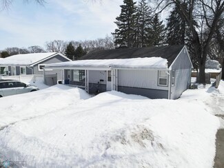 422 22nd Ave N, Fargo, ND 58102