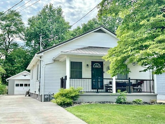 912 N Jackson St, Huntingburg, IN 47542