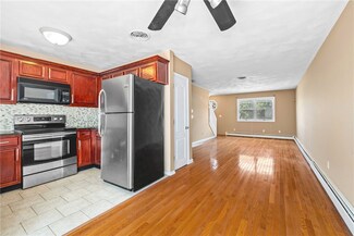 84 Sunflower Cir Unit 105, North Providence, RI 02911