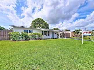 12 SW 13th Ct, Deerfield Beach, FL 33441