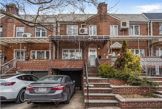 95-25 67th Ave, Rego Park, NY 11374