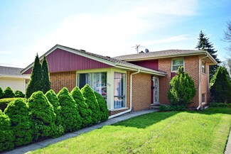 7217 W Crain St, Niles, IL 60714