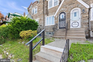 6705 N 15th St, Philadelphia, PA 19126