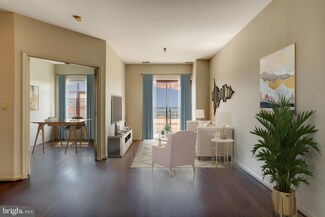 2400 Clarendon Blvd Unit PH10, Arlington, VA 22201