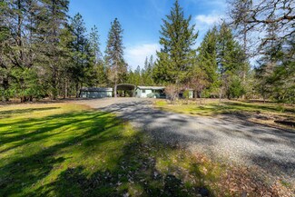 6034 Rockydale Rd, Cave Junction, OR 97523