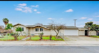2190 Meadowglen Ave, Sacramento, CA 95832