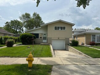 8043 W Lake St, Niles, IL 60714