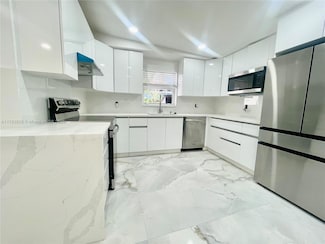 1649 NE 8th Ave Unit 1649, Fort Lauderdale, FL 33305