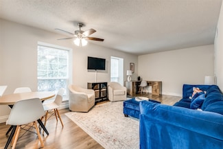 5214 Fleetwood Oaks Ave Unit 206, Dallas, TX 75235