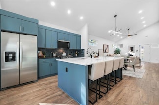 581 Woods Dr NW, Atlanta, GA 30318