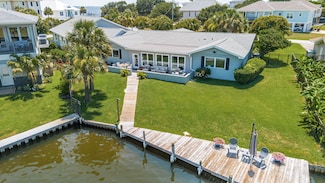 1050 Edgewater Ln, Gulf Breeze, FL 32563